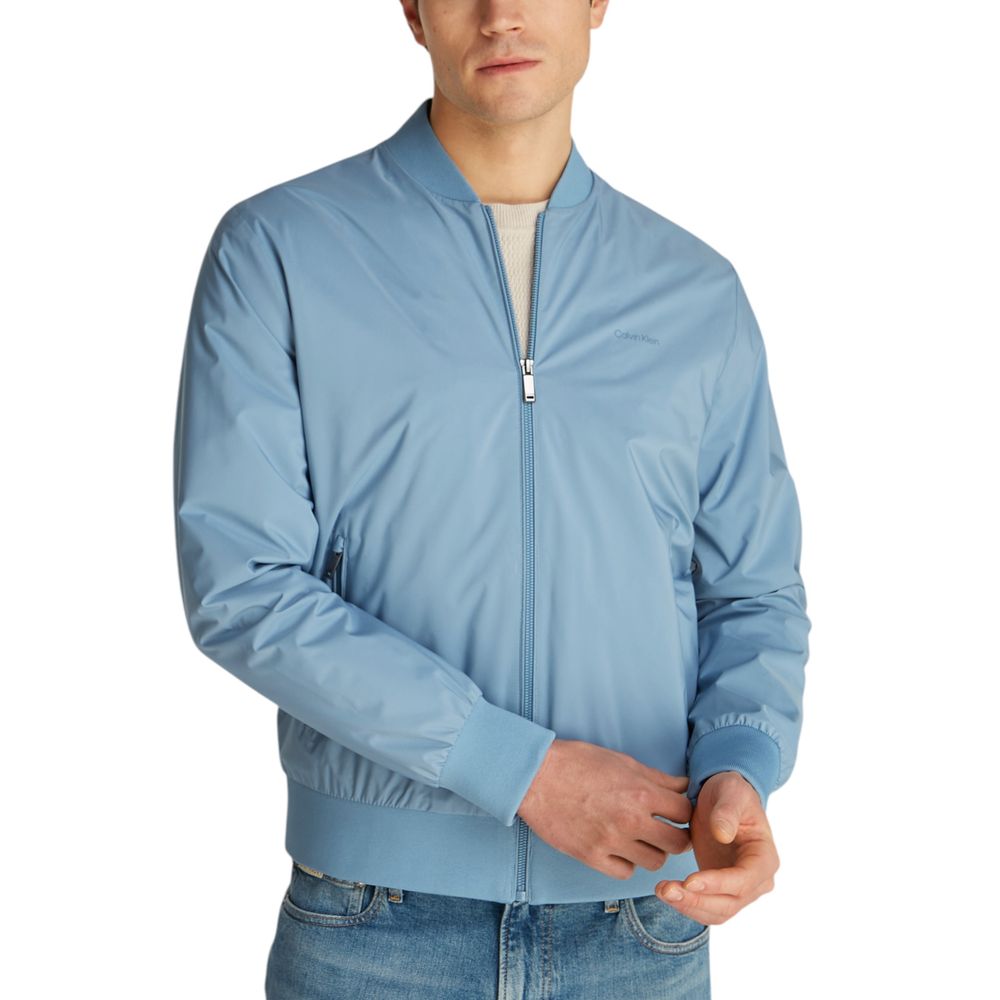 Calvin Klein Hellblaue Jacken aus recyceltem Polyester &