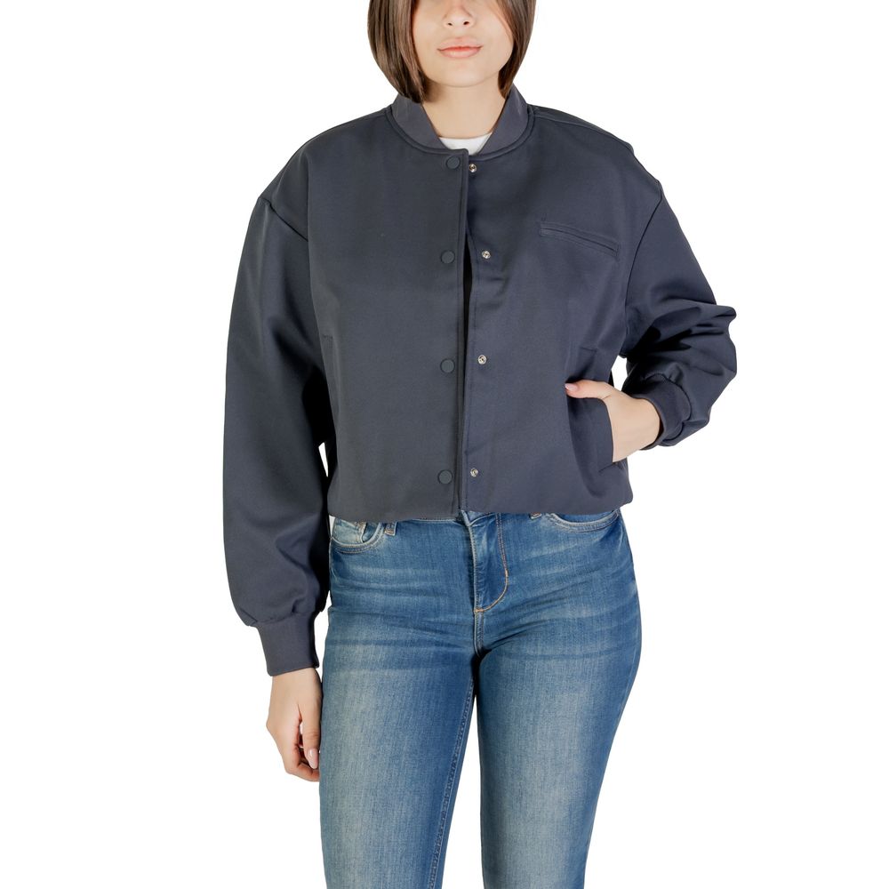 Calvin Klein Jeans Graue Jacken aus recyceltem Polyester &