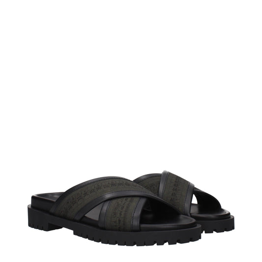 Off-White Flache Sandalen aus grünem Stoff